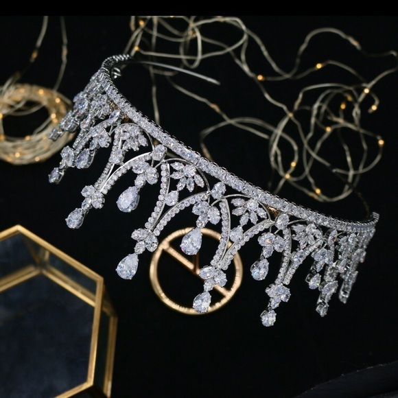 Bridal tiara Brand new AAA cubic zirconia - Picture 3 of 3